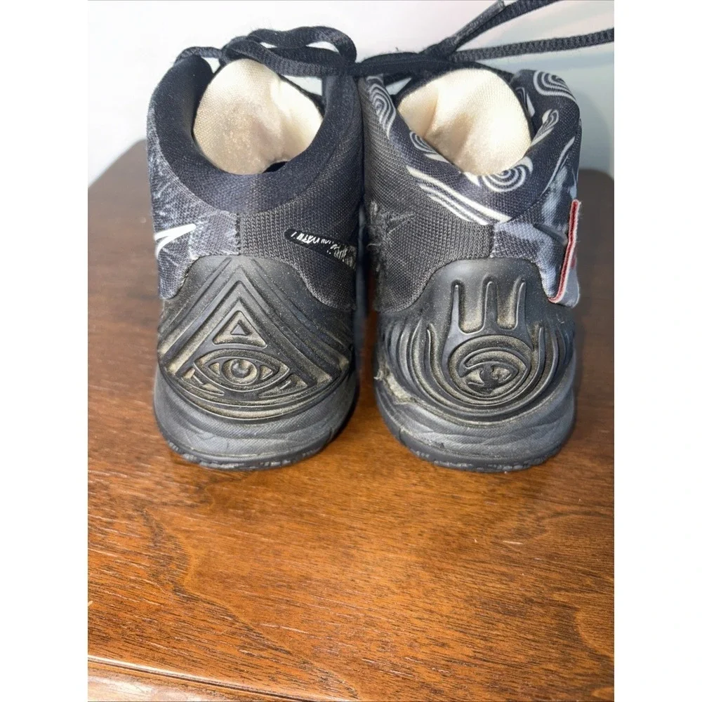 Nike Kyrie 5 Taco PE Basketball Sneakers Kids Size 5y Eye‎ Graphic DA2322-001